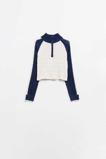 Q2 cabled zip up sweater (SZ S-L)