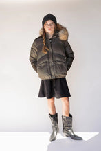 Load image into Gallery viewer, Ibis584 coat w/ sleeve detail  (SZ 4-16)
